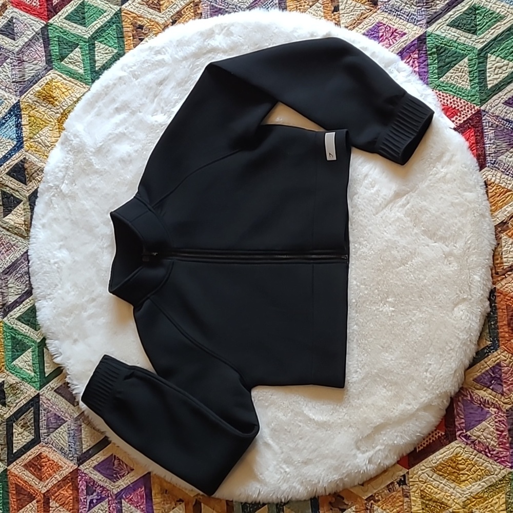 Gymshark Black Midi Cropped Long Sleeve Full Zip Athletic Long Sleeve Jacket